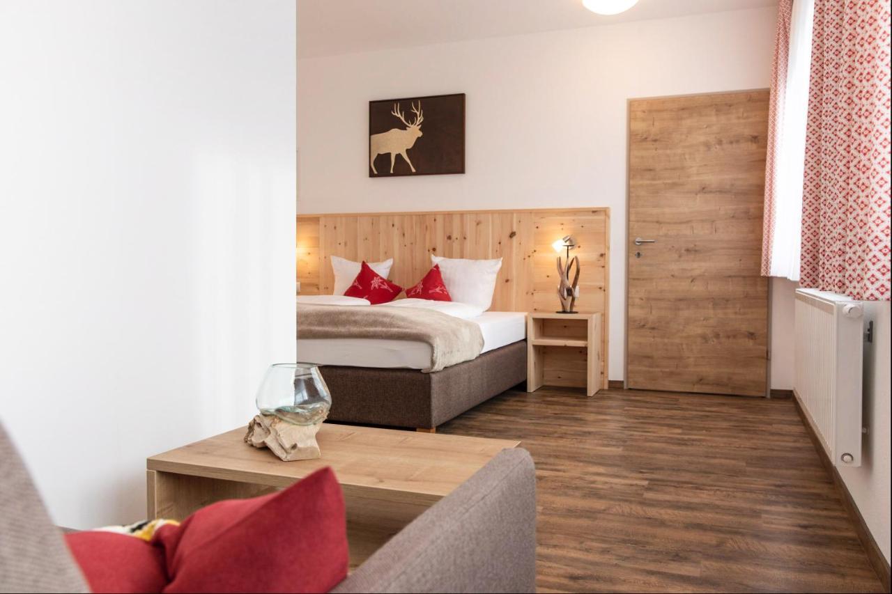 Pitztal Living Aparthotel แยร์สเซินส์ ภายนอก รูปภาพ
