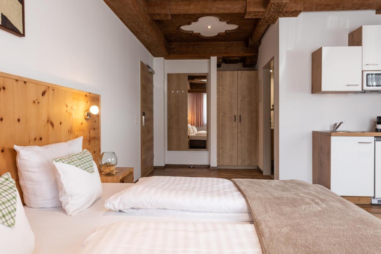 Pitztal Living Aparthotel แยร์สเซินส์ ภายนอก รูปภาพ