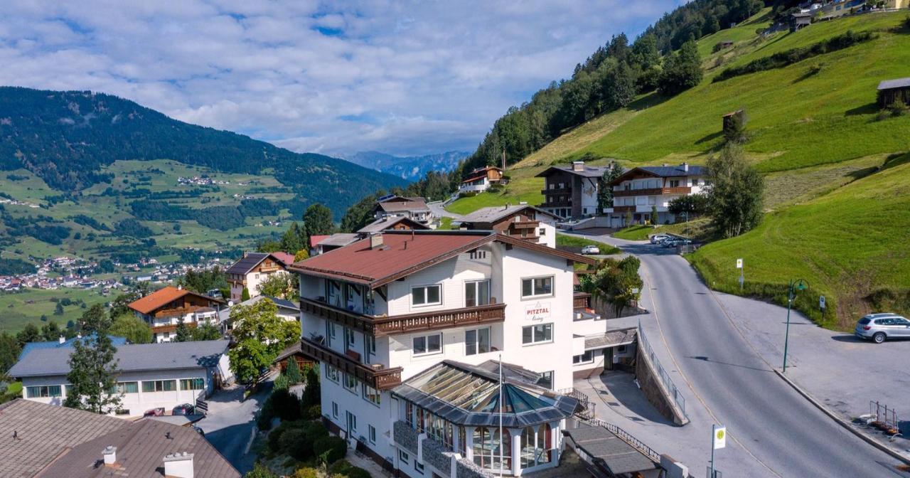 Pitztal Living Aparthotel แยร์สเซินส์ ภายนอก รูปภาพ