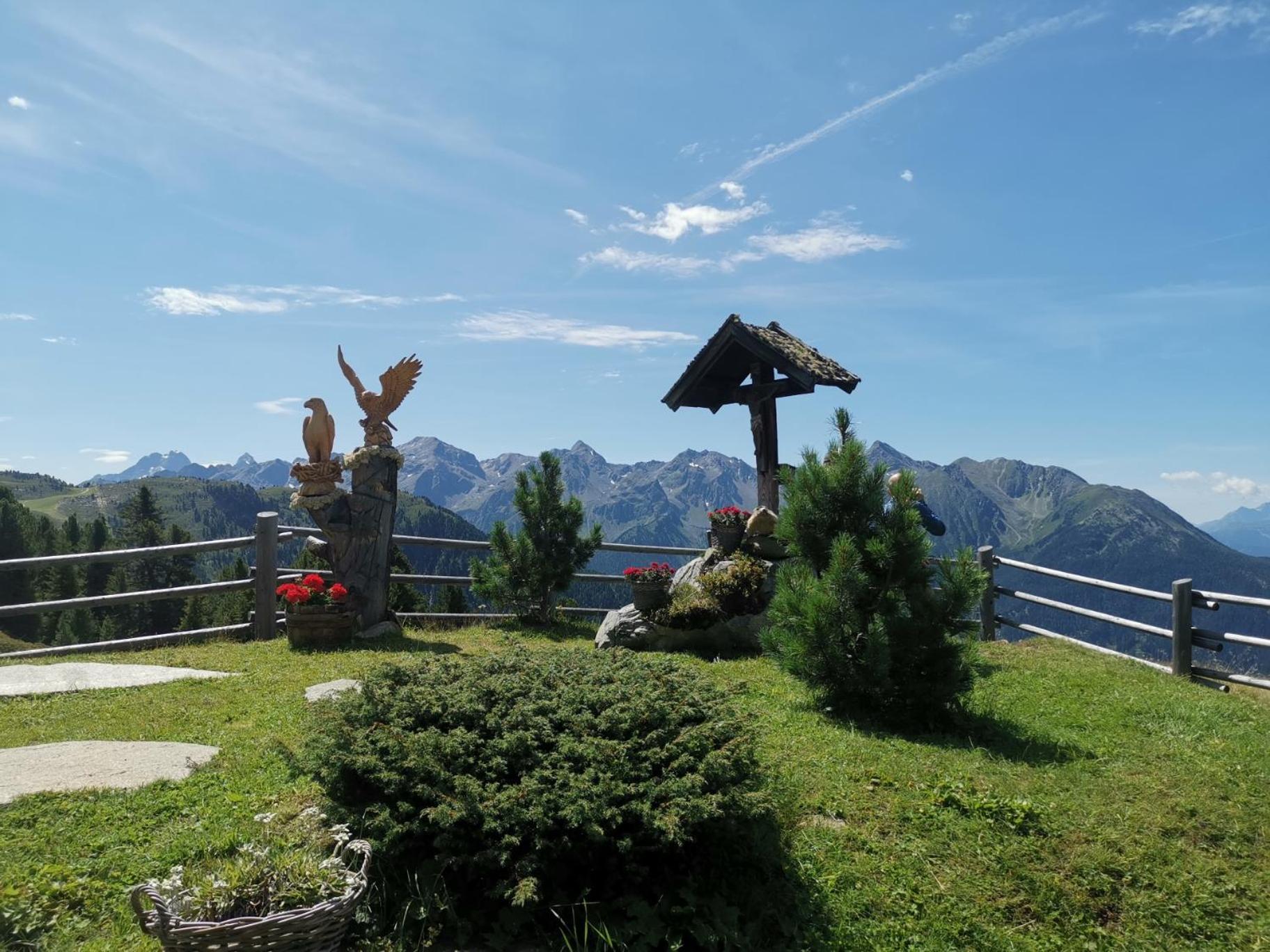 Pitztal Living Aparthotel แยร์สเซินส์ ภายนอก รูปภาพ