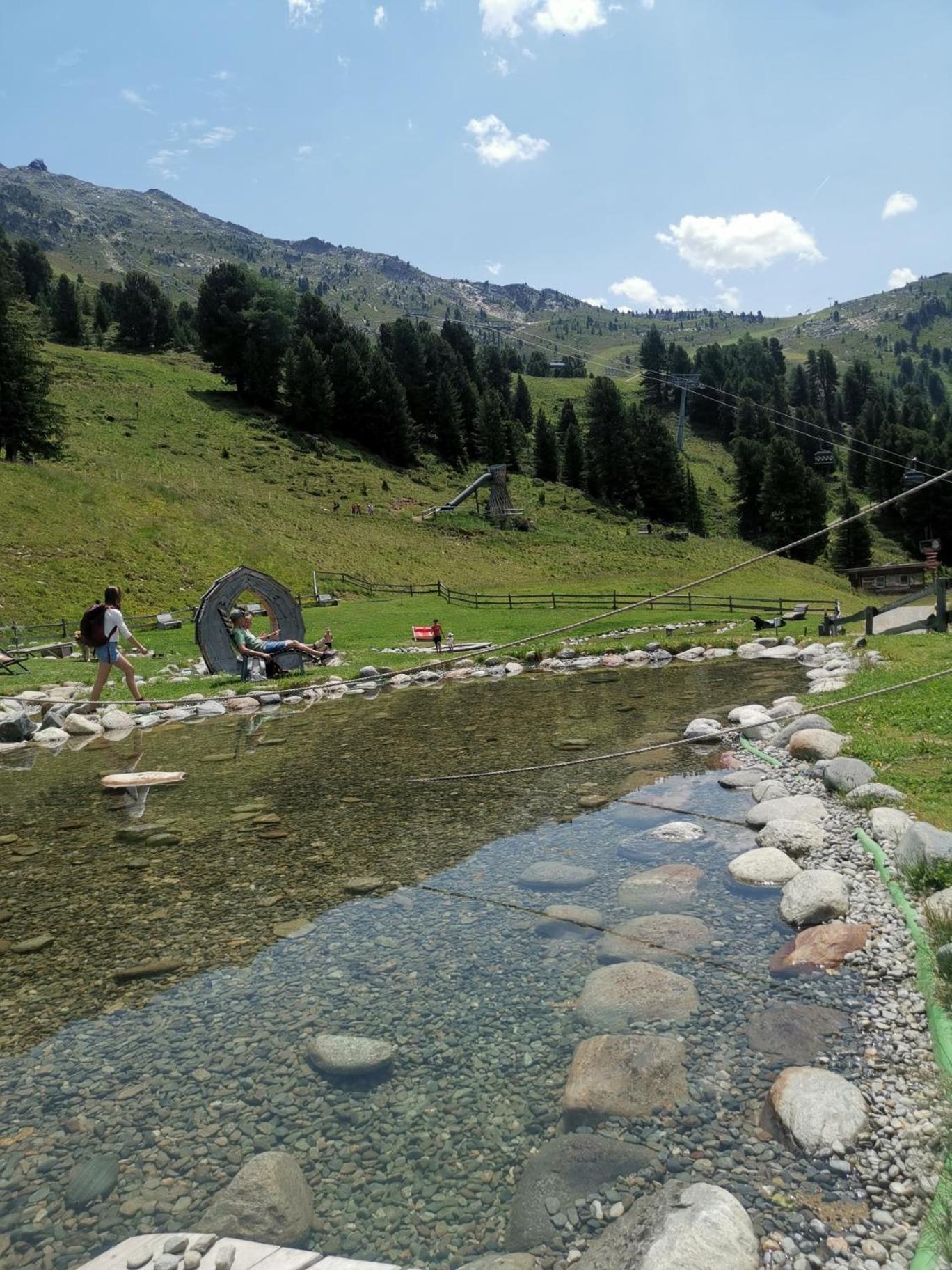 Pitztal Living Aparthotel แยร์สเซินส์ ภายนอก รูปภาพ