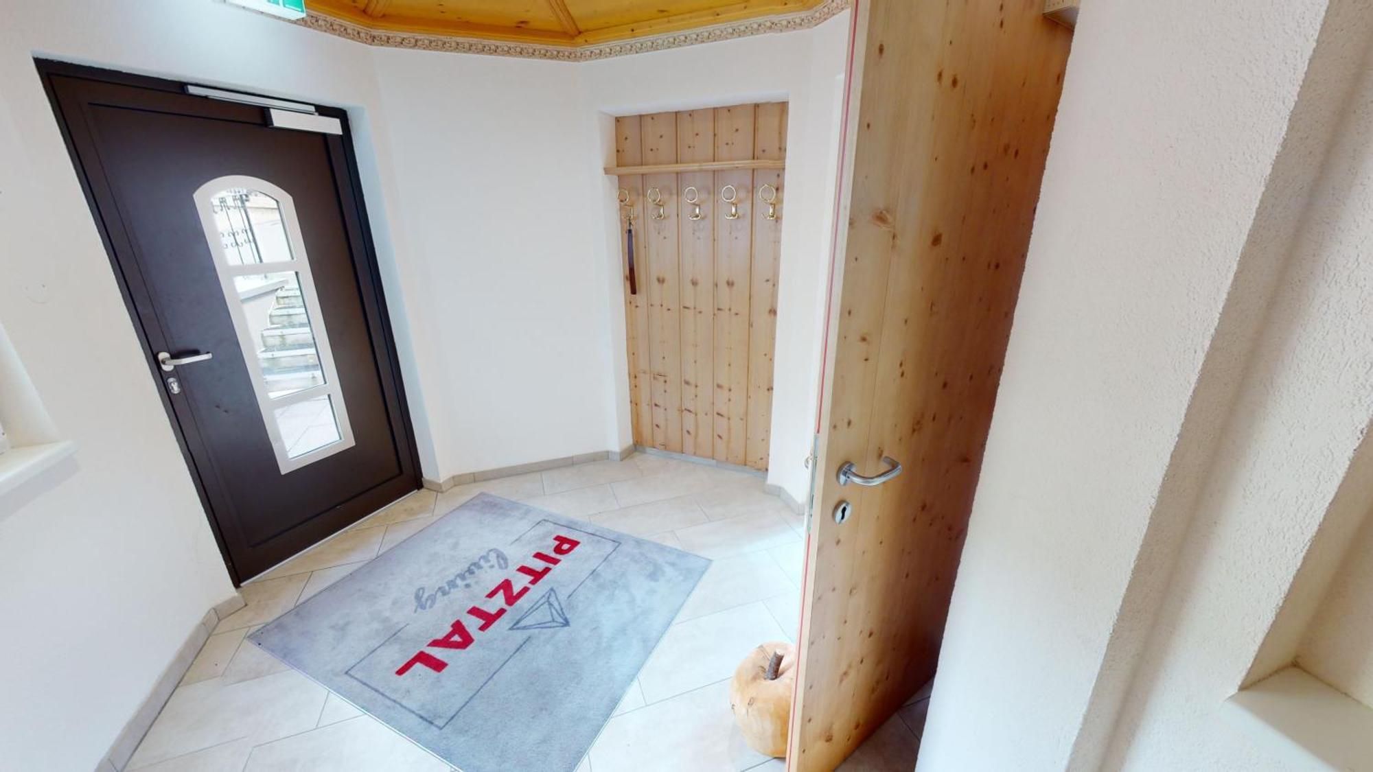 Pitztal Living Aparthotel แยร์สเซินส์ ภายนอก รูปภาพ