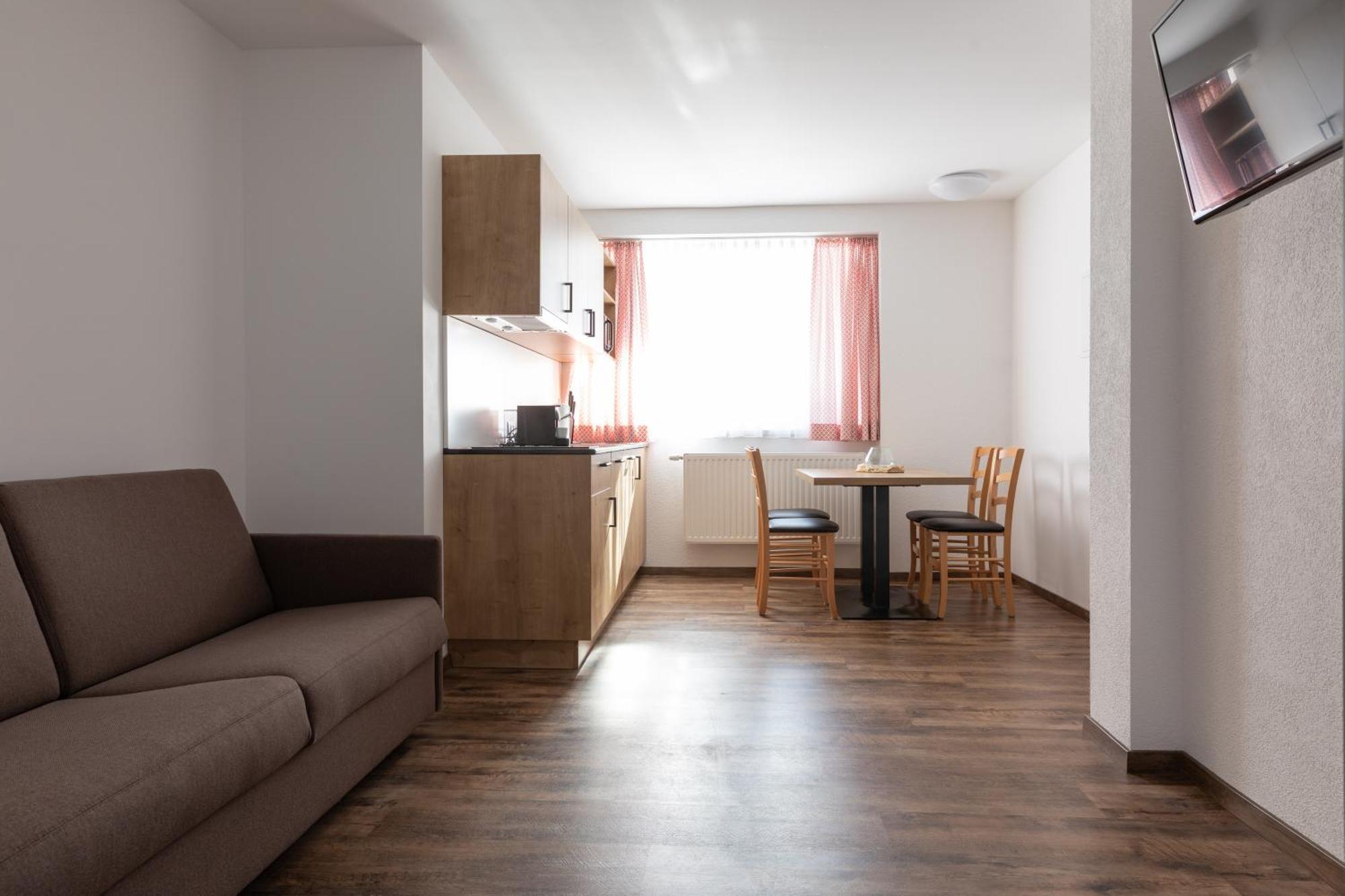 Pitztal Living Aparthotel แยร์สเซินส์ ภายนอก รูปภาพ