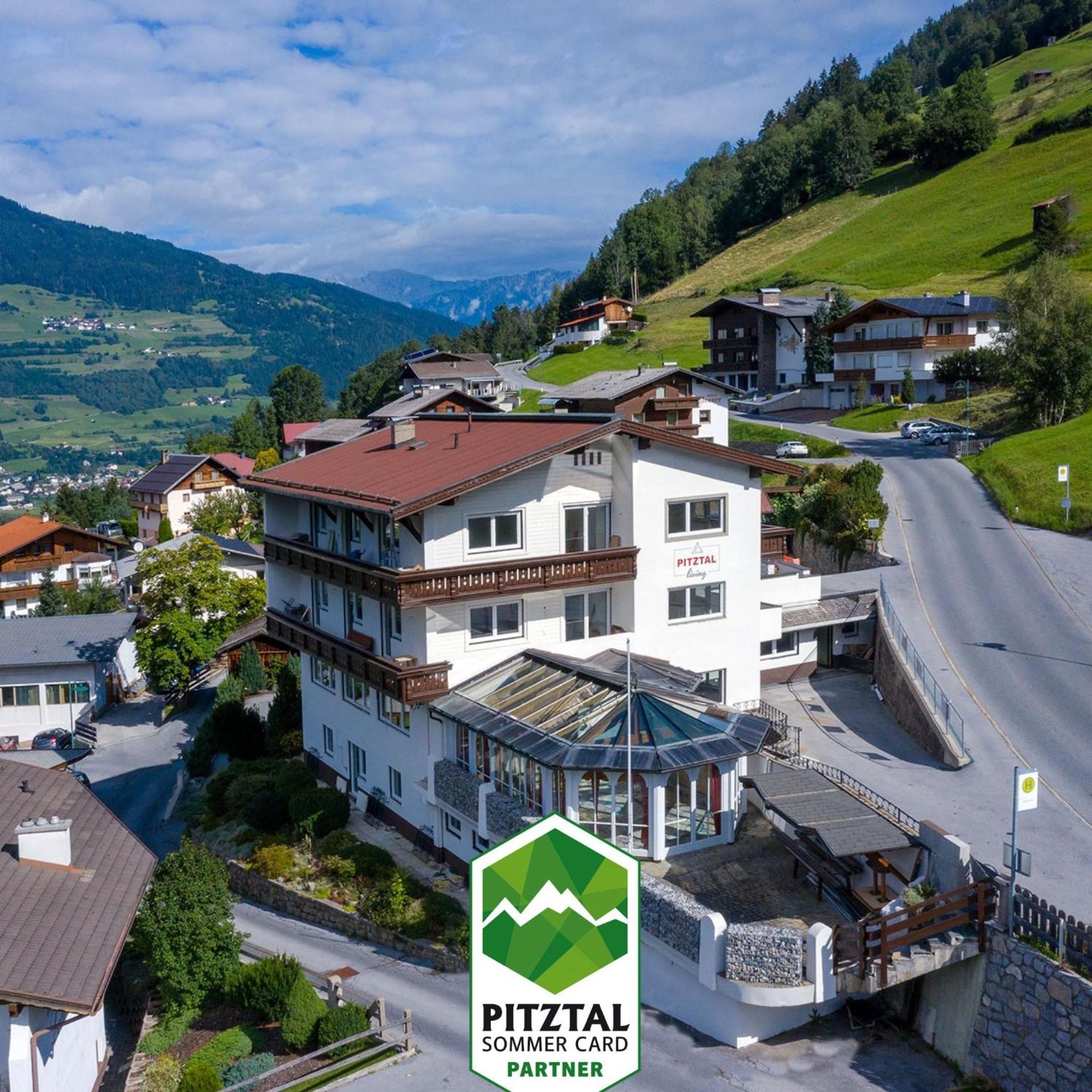 Pitztal Living Aparthotel แยร์สเซินส์ ภายนอก รูปภาพ