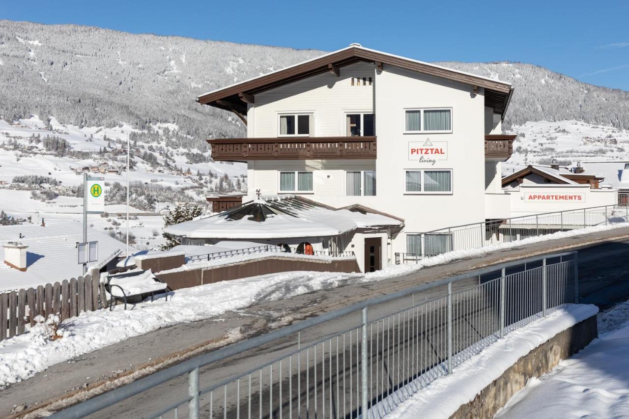 Pitztal Living Aparthotel แยร์สเซินส์ ภายนอก รูปภาพ