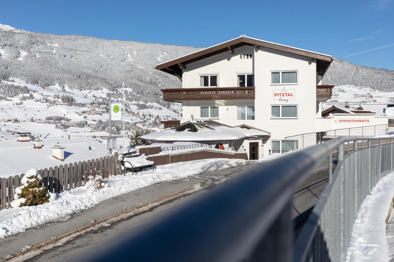 Pitztal Living Aparthotel แยร์สเซินส์ ภายนอก รูปภาพ