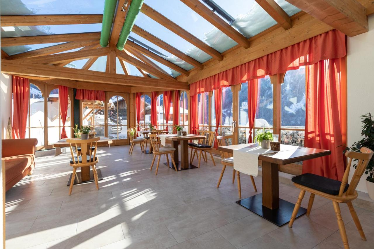 Pitztal Living Aparthotel แยร์สเซินส์ ภายนอก รูปภาพ